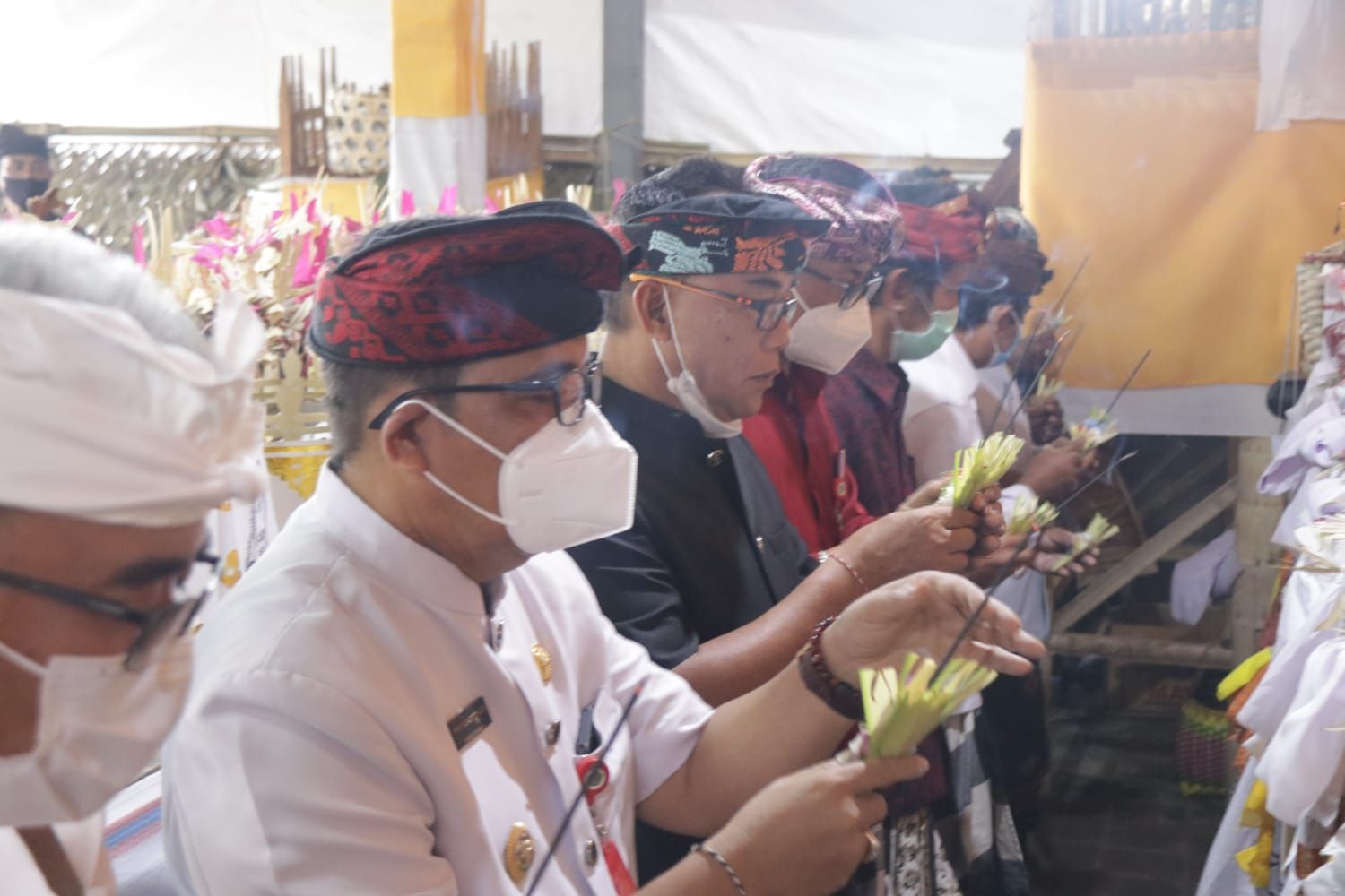 podiumnews.com-Desa Adat Munduktemu Gelar Ngaben Massal Kinembulan, Metatah, dan Mepetik 